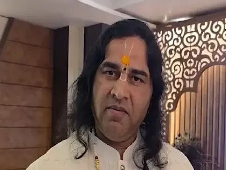 पहलगाम हमले में शहीद हुए लोगों को कथावाचक देवकीनंदन ठाकुर ने दी श्रद्धांजलि, हिंदुओं से एकजुटता का किया आह्नान