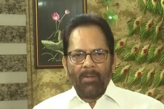 नकवी का दावा: पहले चरण में TMC की सीटें आधी, दूसरे चरण में होगा सूपड़ा साफ