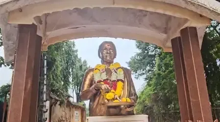 What Happened to Meenatai Thackeray’s Statue? Uddhav Thackeray Calls It a Provocation Against Maharashtra