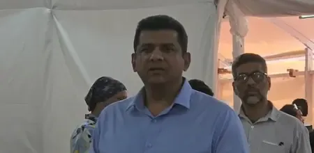 पैसे देकर धर्म परिवर्तन के लिए मजबूर करना गलत: असलम शेख