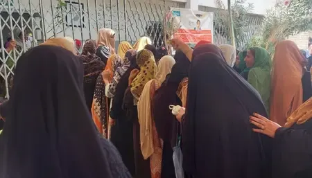 Pakistan Targets Low-Income Afghans for Deportation While Wealthy Are Ignored, Say Keamari Camp Families