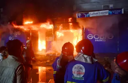 Investigation Underway: Drug Addicts Linked to Gul Plaza Fire in Karachi