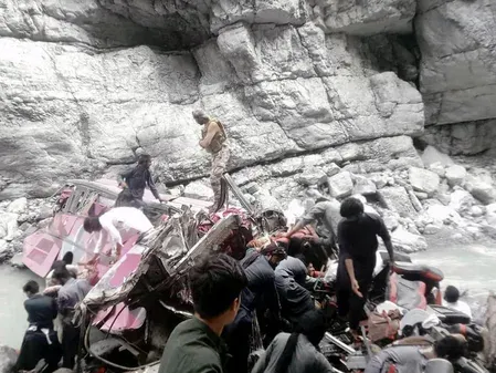 Pakistan bus crash kills 4, injures 15 in Punjab's Sheikhupura