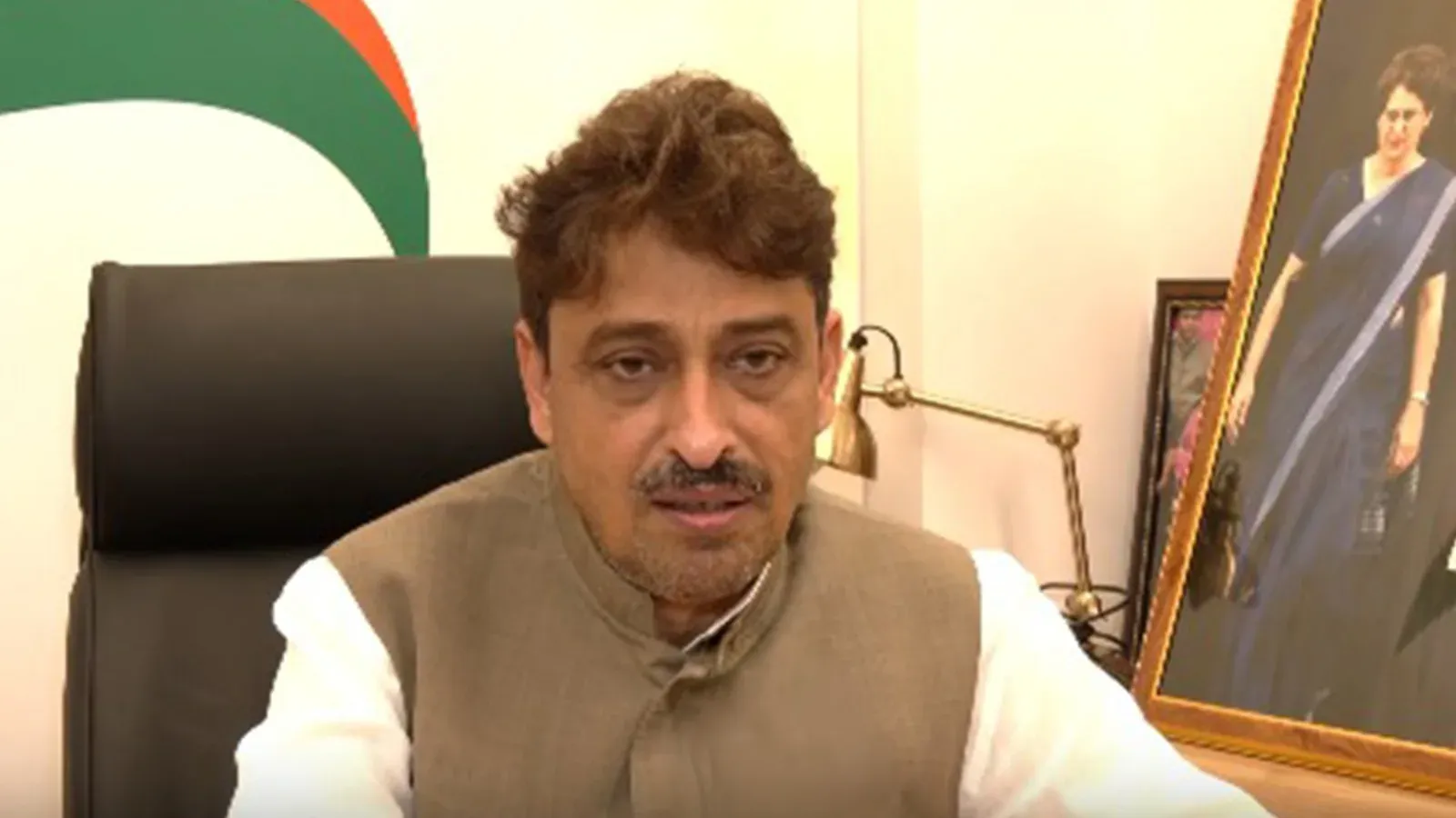 पाकिस्तान में 100 साल पुराने मंदिर को तोड़ना असंवैधानिक: कांग्रेस नेताओं की कड़ी आपत्ति