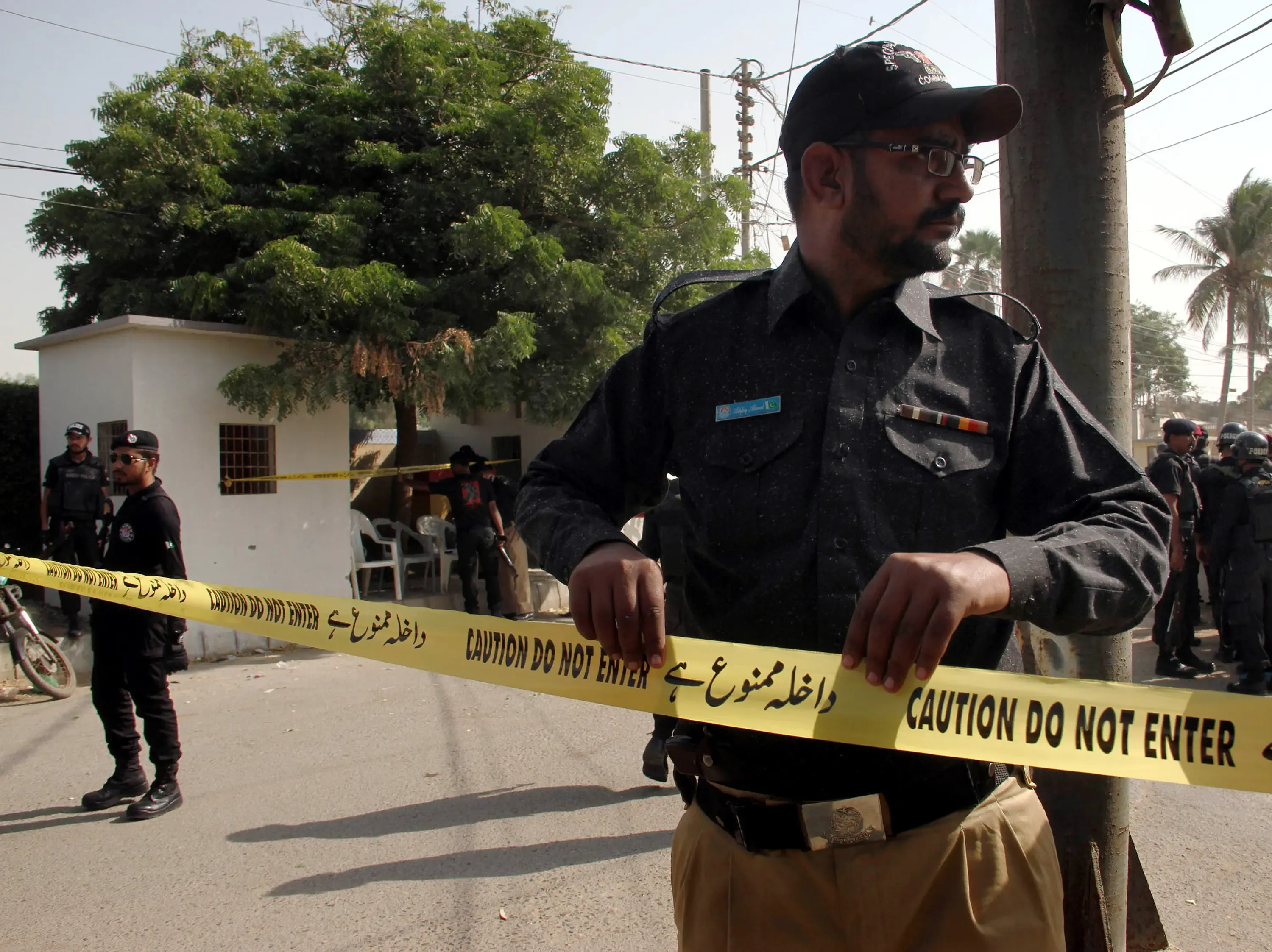 What are the implications of over 4700 street crimes in Karachi in November?