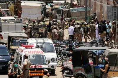 Pakistan police baton-charge transgender protesters in Khyber Pakhtunkhwa
