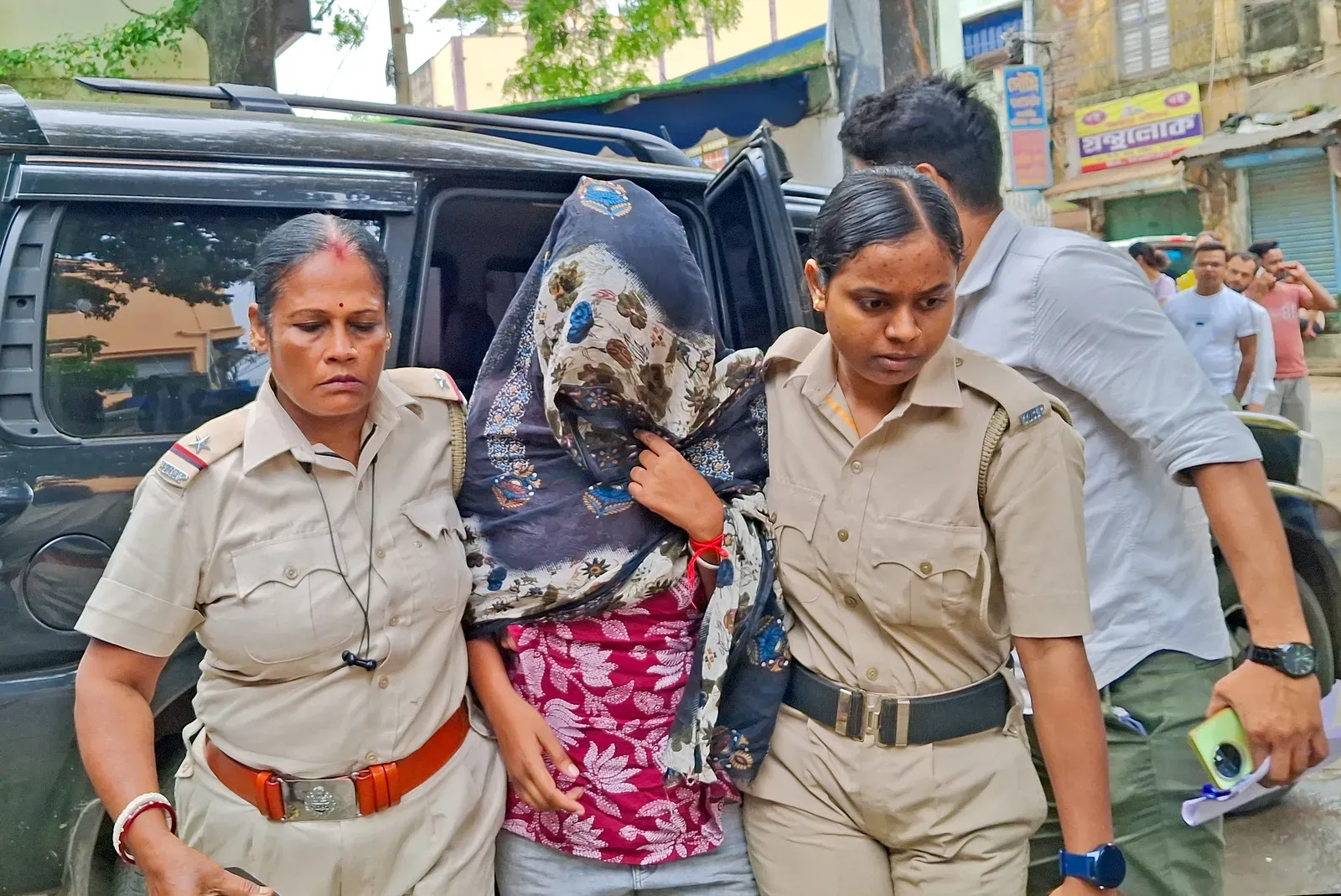 Pakistan's SBN network honey-trapped families of 6 Bengal ministers via JeM-linked aide