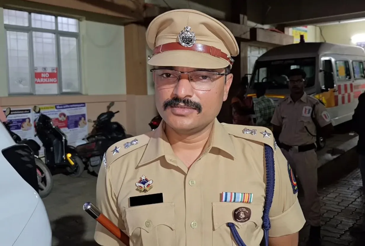 पालघर हादसा: मुंबई-अहमदाबाद हाईवे पर टेंपो-कंटेनर टक्कर में 14 की मौत, 20 से अधिक घायल