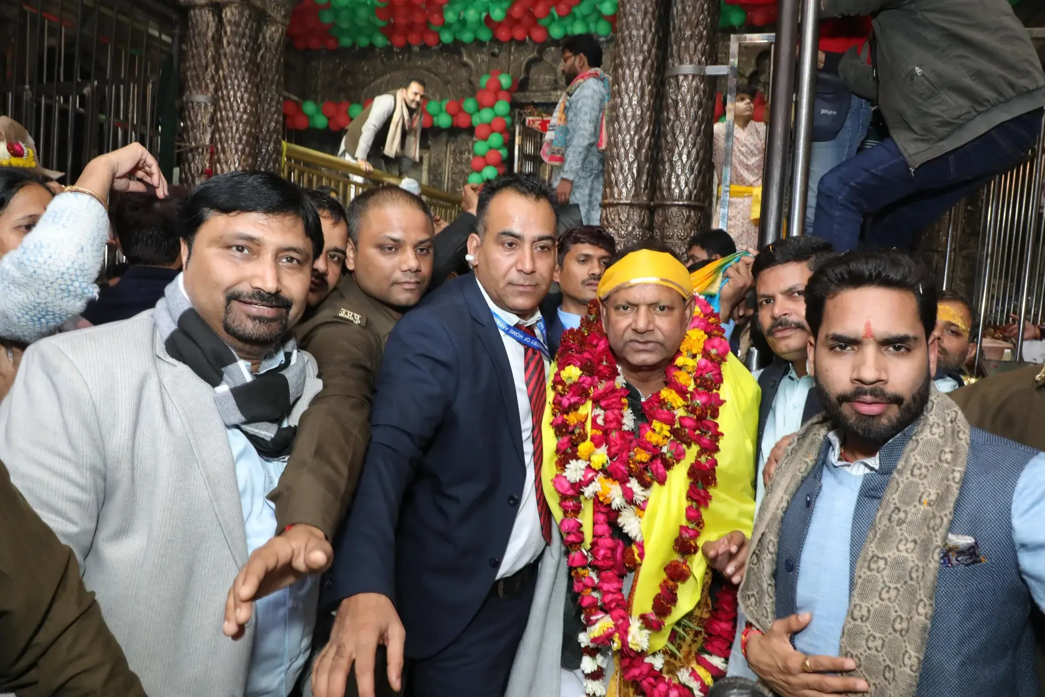 क्या पंकज चौधरी ने बांके बिहारी से आशीर्वाद लेकर 2027 में भाजपा सरकार बनाने का संकल्प लिया?