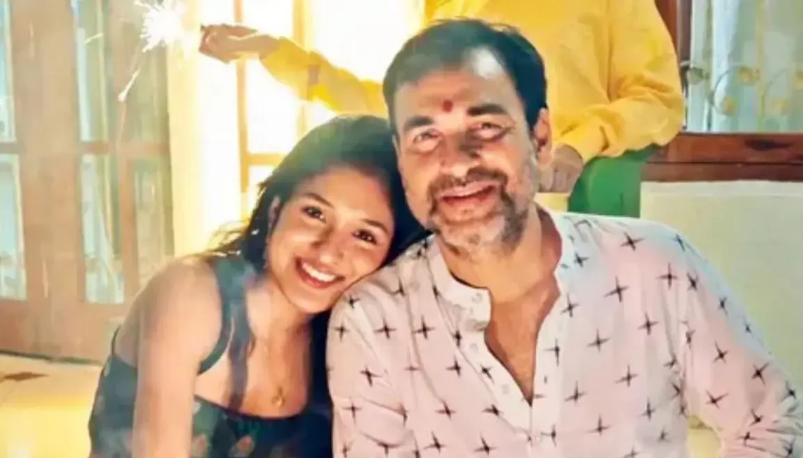 Aashi Tripathi, Daughter of Pankaj Tripathi, Debuts in Music Video