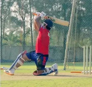 पंत को बदलना होगा खेल का तरीका, युवराज के पास जाना अच्छा संकेत: आकाश चोपड़ा