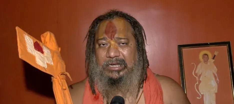 राम मंदिर चढ़ावा विवाद: परमहंस आचार्य की निष्पक्ष जांच की मांग, राजनीतिक दबाव से दूर रखने की चेतावनी