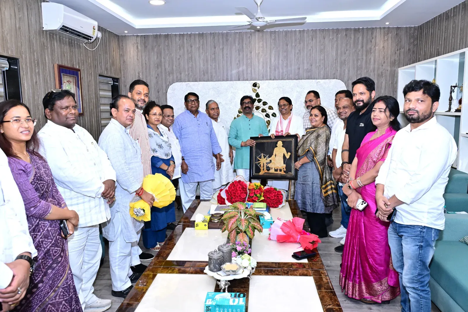झारखंड परीक्षा सुधार: कांग्रेस नेताओं ने CM हेमंत सोरेन से मिलकर TDPL परीक्षा रद्द करने के फैसले का किया स्वागत