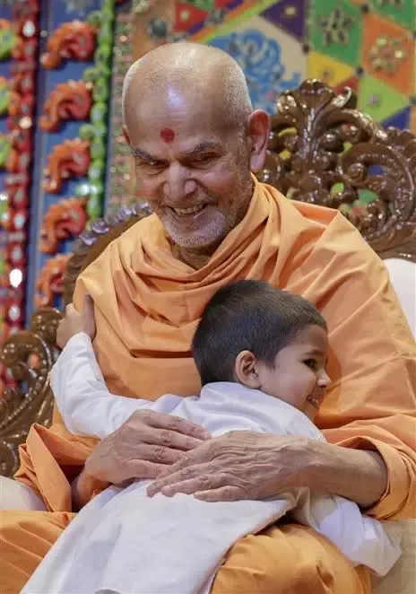 क्या परम पूज्य महंत स्वामी महाराज का बाल्यकाल एक तेजस्वी, निडर और अध्यात्ममय व्यक्तित्व की झलक है?