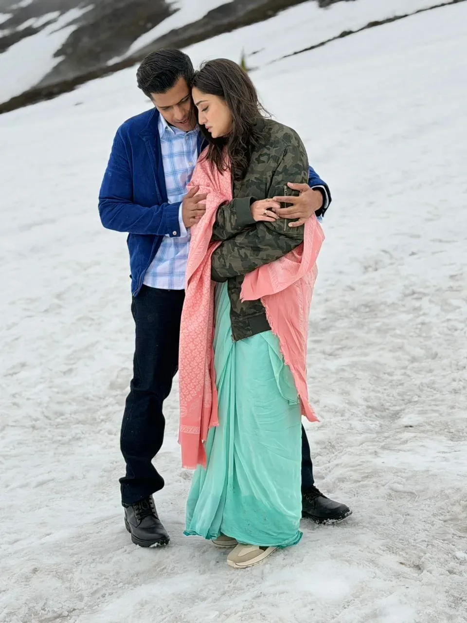 Shambhavi Singh shoots in chiffon saree in Manali snow for Mr. and Mrs. Parshuram