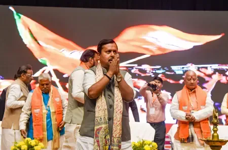 Can Parties Focused on Themselves Truly Lead a Nation to Prosperity?