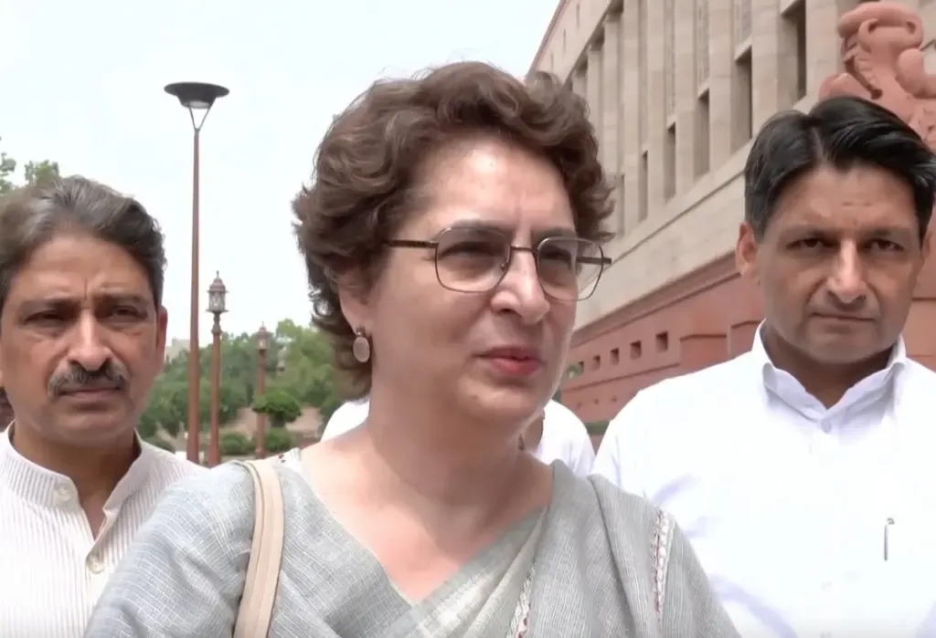 प्रियंका गांधी वाड्रा ने पश्चिम एशिया के तनाव पर एकजुटता का आह्वान किया, भाजपा पर लगाया आरोप