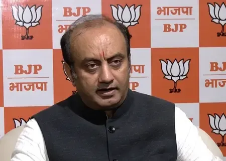 क्या पश्चिम बंगाल में दुर्गा पंडाल में 'काबा-मदीना' गाने पर सुधांशु त्रिवेदी ने ममता पर तंज किया?