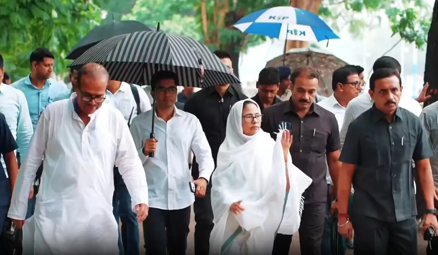 मुख्यमंत्री ममता बनर्जी ने ईद पर दी शुभकामनाएं, सामाजिक एकता और भाईचारे का संदेश