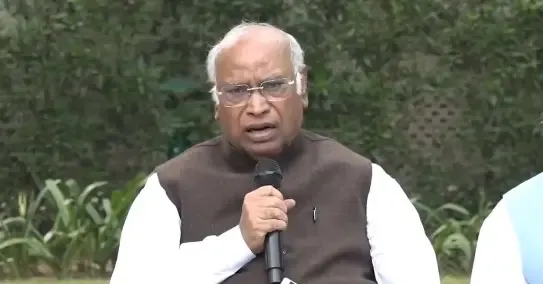 क्या पटेल साहब ने पंडित नेहरू को देश का आदर्श और जनता का नेता कहा था? - मल्लिकार्जुन खड़गे