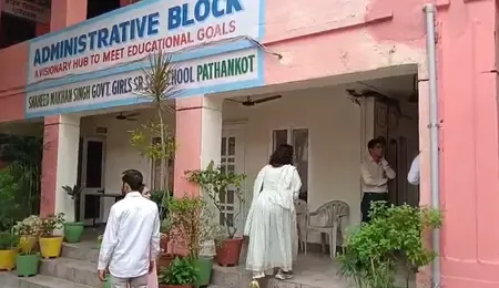 पठानकोट: बाढ़ के बाद हालात हो रहे सामान्य, स्कूल-कॉलेज फिर से खोलने की तैयारी 