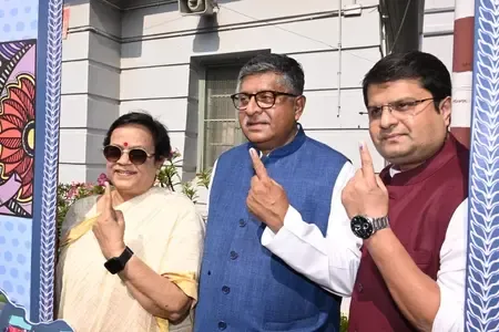 पटना: भाजपा सांसद रविशंकर प्रसाद ने परिवार के साथ डाला वोट, कहा- नतीजे ऐतिहासिक होंगे
