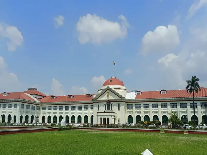 Patna High Court Upholds Rights of Absorbed Employees and Reinstates Dismissed Clerk