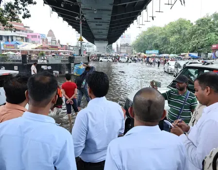 बिहार : पटना के जिलाधिकारी ने जलजमाव क्षेत्रों का निरीक्षण किया