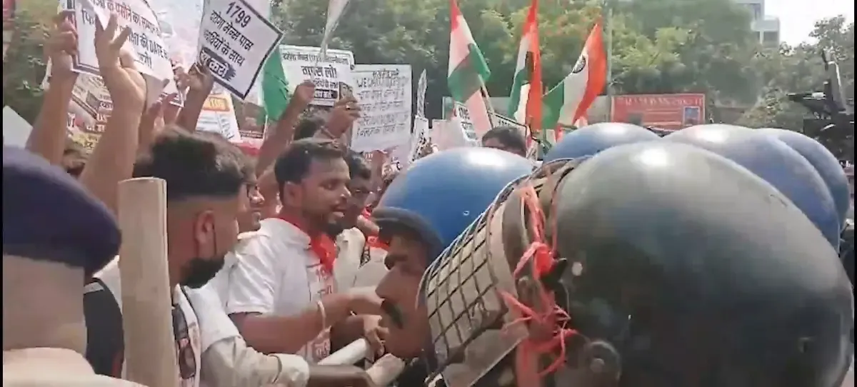 पटना में दारोगा अभ्यर्थियों का उग्र प्रदर्शन, BPSSC की मुख्य परीक्षा रद्द करने का फैसला वापस लेने की माँग
