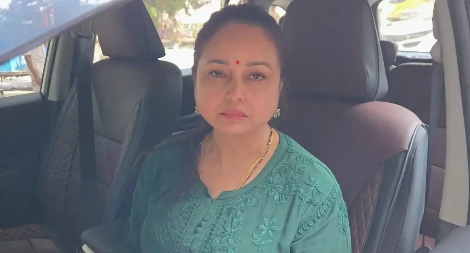 रोहिणी आचार्य पटना लौटीं, बोलीं — 'पापा-मम्मी के साथ समय बिताने आई हूं', लालू की सेहत में सुधार