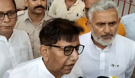 पटना: राजभवन पहुंचा जन सुराज का प्रतिनिधिमंडल, डिप्टी सीएम सम्राट चौधरी पर कार्रवाई की मांग