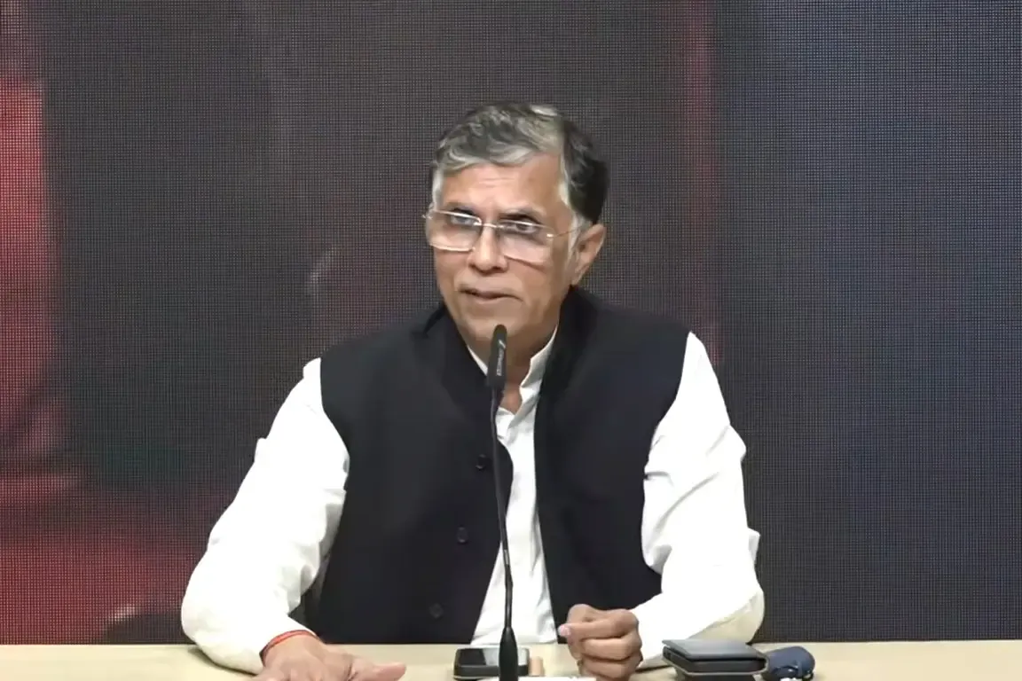 क्या पवन खेड़ा ने भाजपा को सलाह दी कि 'राजा को संत के आगे नतमस्तक होना चाहिए'?