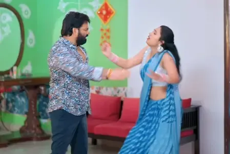 पवन सिंह ने संजना सिंह को दिया धक्का, रिलीज से पहले 'करब ना गुलामी' गाने ने बढ़ाया सस्पेंस