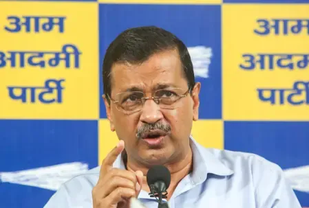 केजरीवाल का 'इराक-अमेरिका युद्ध' वाला दावा गलत, ईरान-अमेरिका तनाव पर सोशल मीडिया ने उठाए सवाल