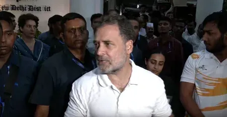 पैलेट गन कांड में एफआईआर की मांग को लेकर कांग्रेस का धरना, हरीश रावत बोले- न्याय मांगना अराजकता नहीं
