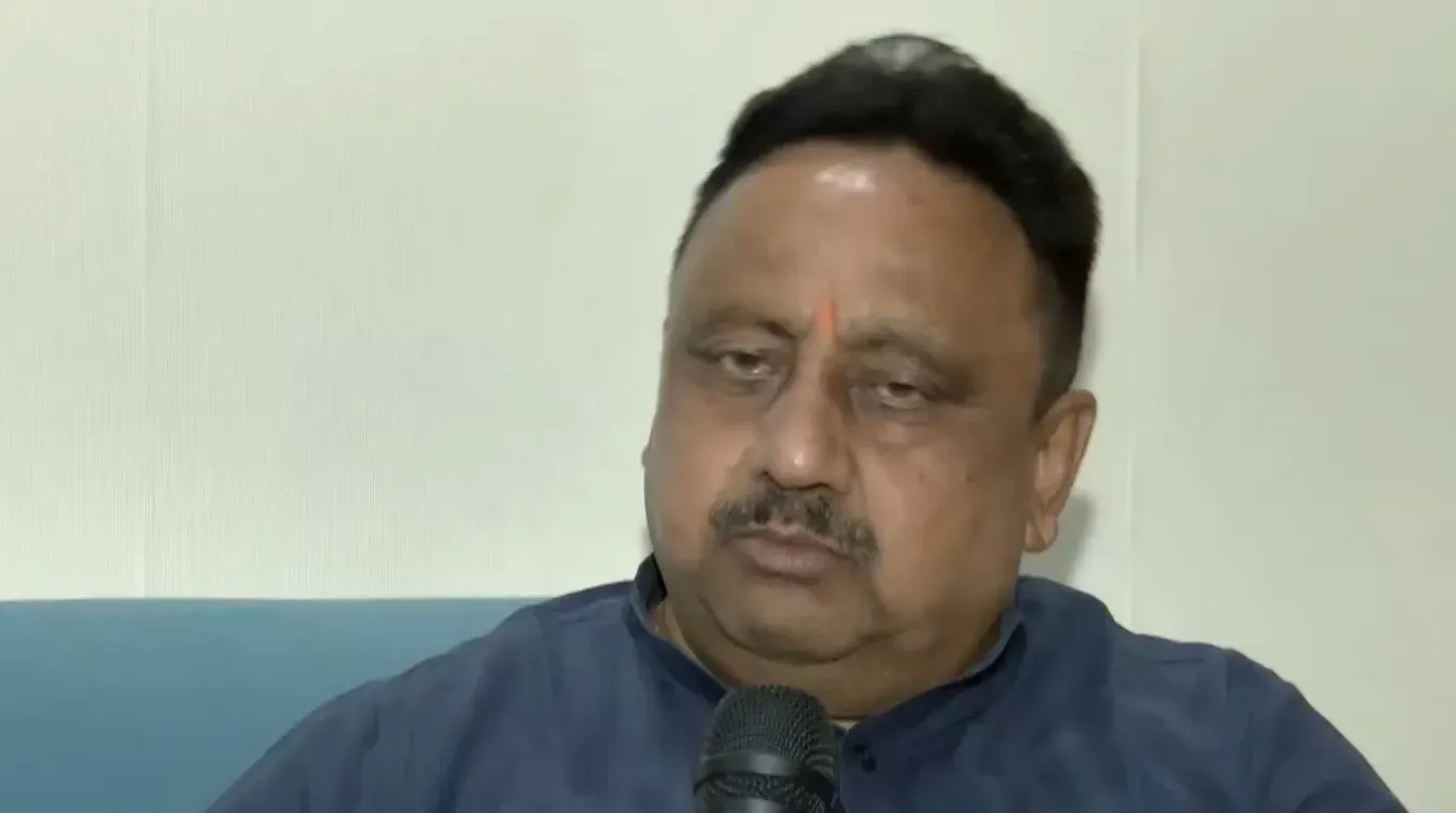 पैलेट गन विवाद: राहुल गांधी के धरने पर BJP का पलटवार, TMC ने बताया साहसी कदम