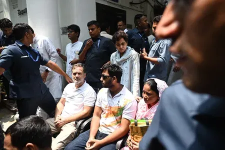 Rahul Gandhi at Parliament Street Police Station over Delhi pellet gun firing