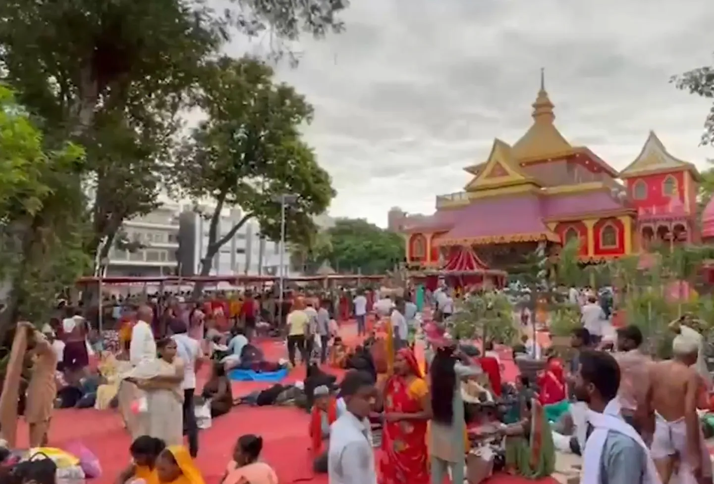 Why Do People Across the Nation Throng Temples on Guru Purnima?