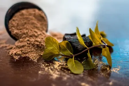 पेट से लेकर दांत दर्द तक, चुटकी भर हींग पल भर में करती है दूर