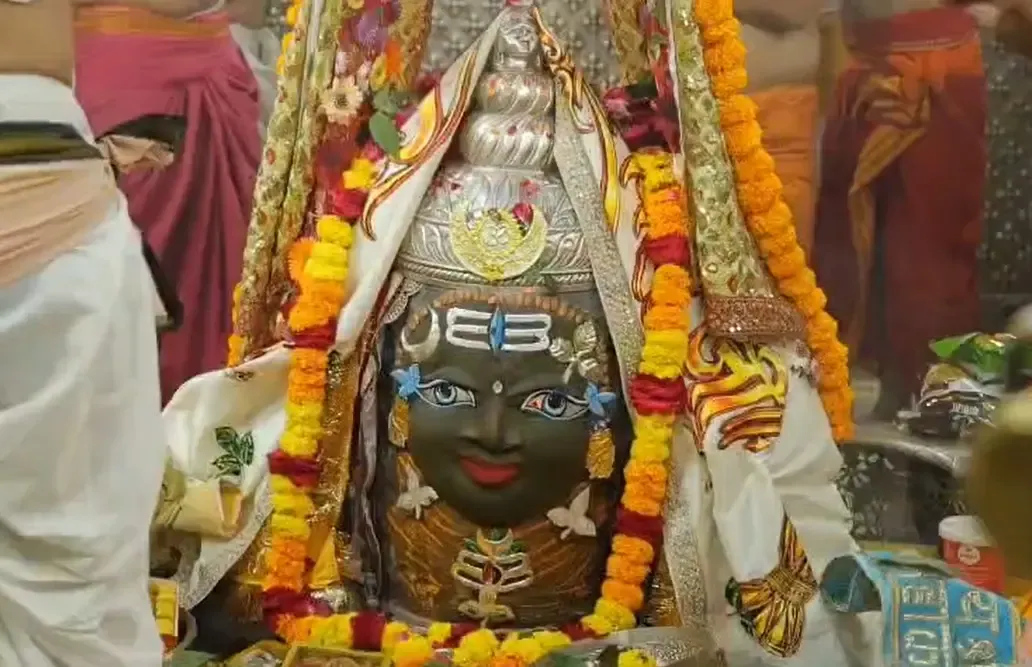 महाकालेश्वर मंदिर में आश्विन सप्तमी पर भस्म आरती, बेल पत्र-रुद्राक्ष माला से सजे बाबा महाकाल