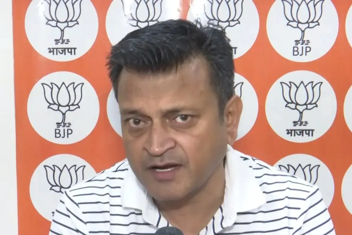 फाल्टा में मतदाताओं को धमकी: BJP प्रवक्ता अजय आलोक ने लगाया 'अराजकता' का आरोप, केंद्रीय बलों की मौजूदगी पर सवाल