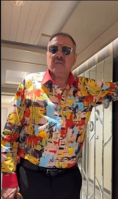 क्या फिर लौट आया है खुराना: 'खोसला का घोसला' के सीक्वल से बोमन ईरानी का पहला लुक आउट?