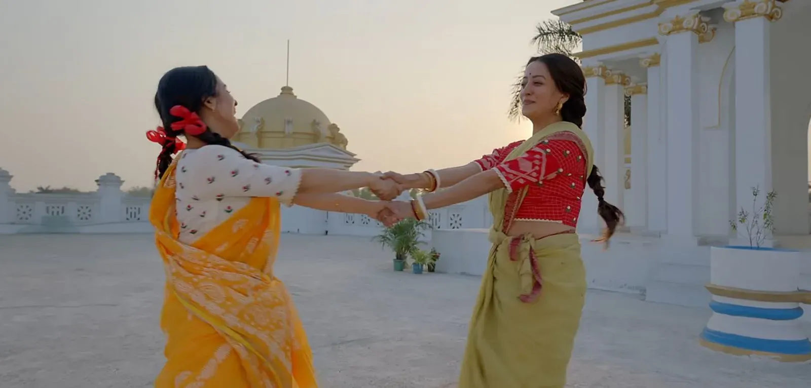 'Phool Pishi O Edward' song 'Aampata Jaampata': Raima Sen bares heartbreak