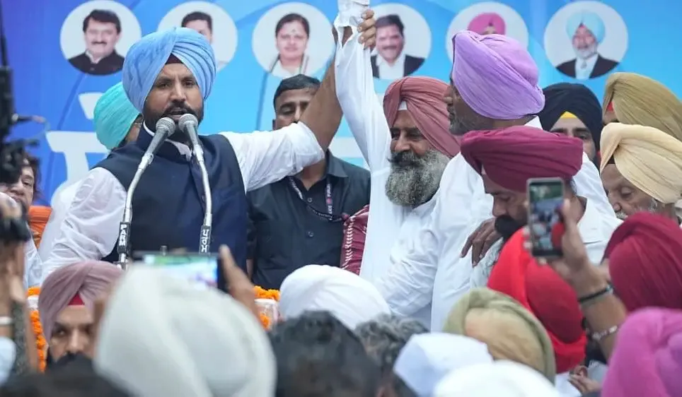 Bhagat Singh photo in Ludhiana voter list sparks row, Congress MP demands EC probe