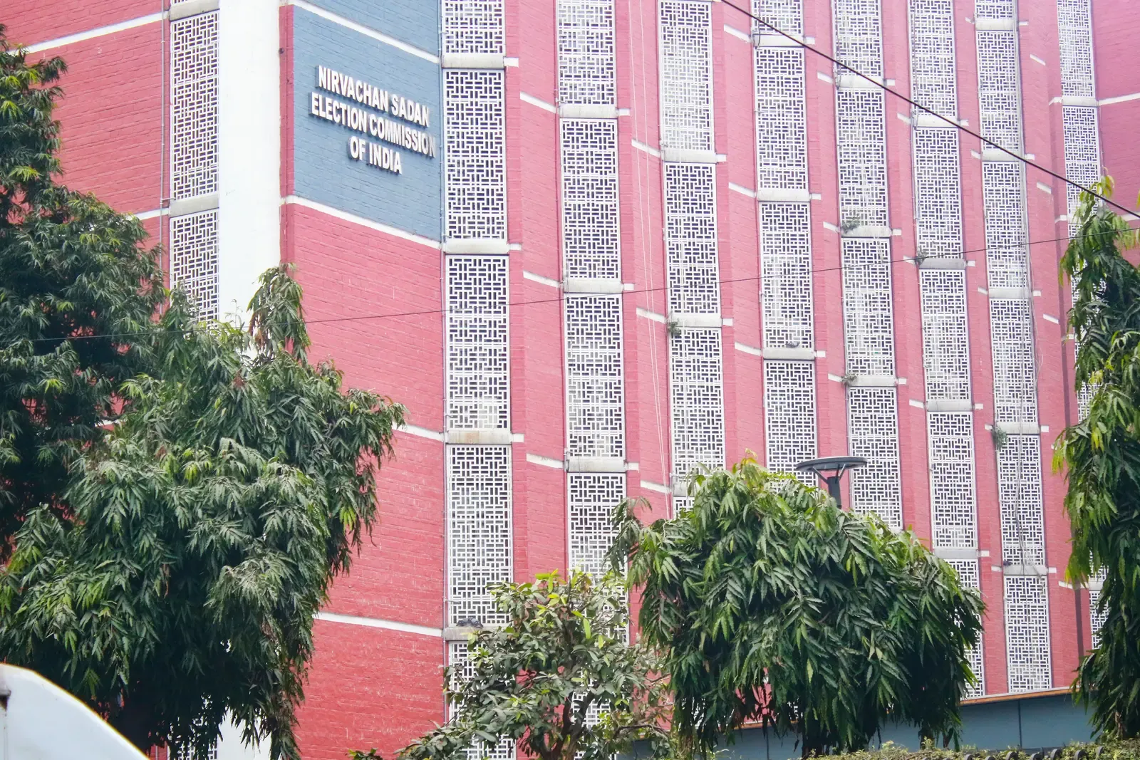 PIL in Supreme Court seeks probe into ECI functioning, 13 crore voter deletions