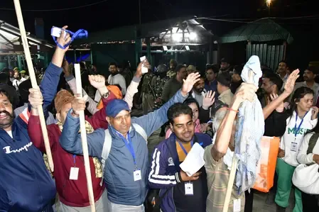 How are Pilgrims Expressing Gratitude to the Army and Administration for the Smooth Amarnath Yatra?