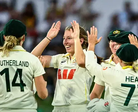 Australia's Sutherland and Hamilton Dominate in Pink-ball Test Against India