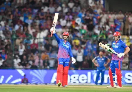  पिता के विरोध से आईपीएल के हीरो तक, अब तूफानी बल्लेबाजी से सबका दिल जीत रहे समीर रिजवी