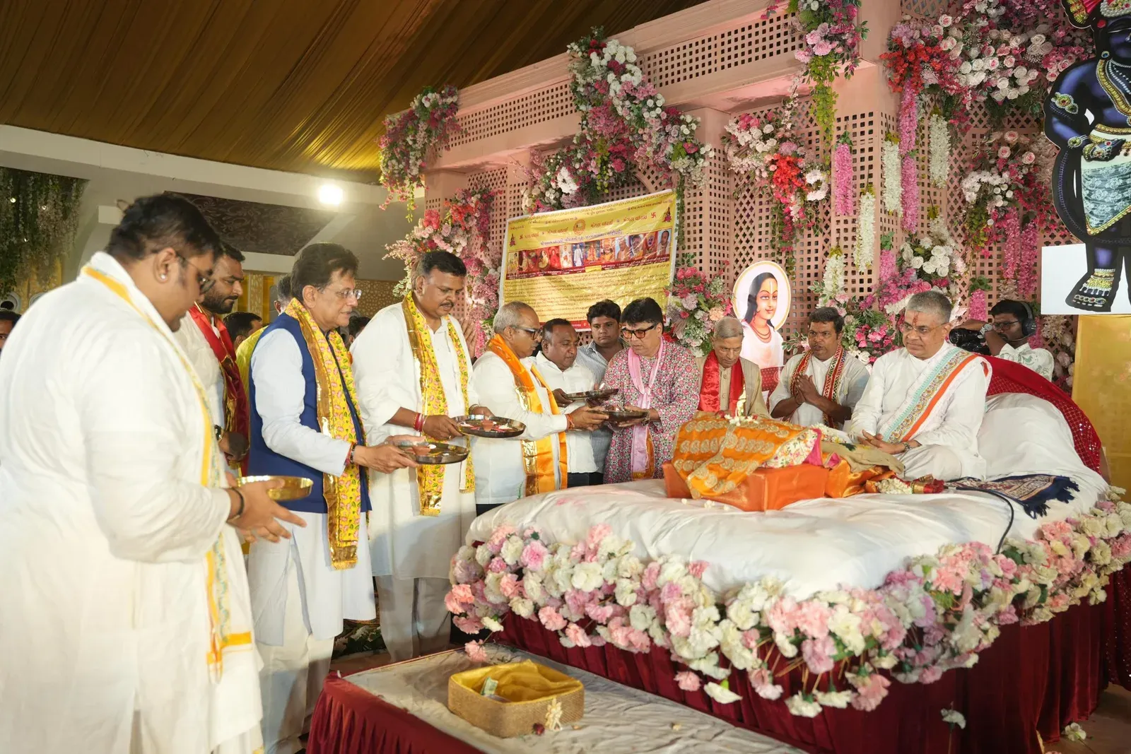 Piyush Goyal attends Bhagwat Katha in Borivali