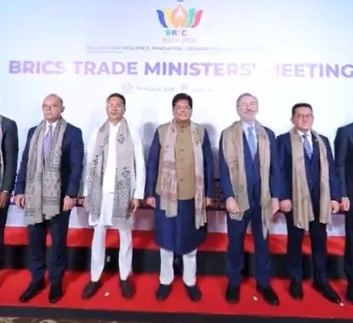 Piyush Goyal gifts Sanganeri shawls to BRICS ministers on Handloom Day
